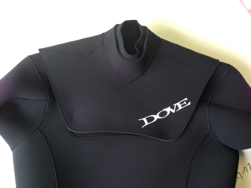 DOVE フルスーツ ブラック ネオプレン ネックの構造 | 国産高級ウェットスーツのDOVE