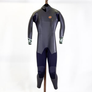 国産高級ウェットスーツのDOVE | DOVE SURFING WETSUITS