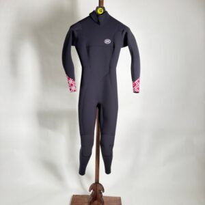 国産高級ウェットスーツのDOVE | DOVE SURFING WETSUITS