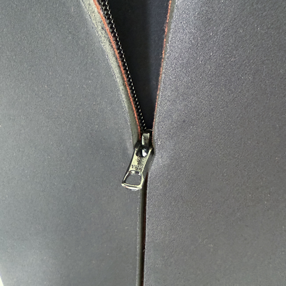 クラシック・フロントジップ・フルスーツ [国産高級ウェットスーツのDOVE ]